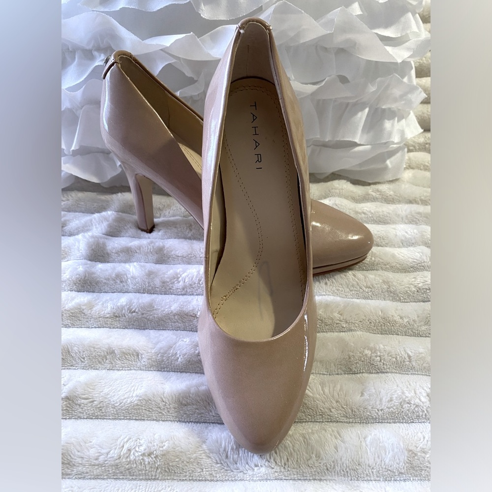 Tahari Women’s Platform Pumps 6M